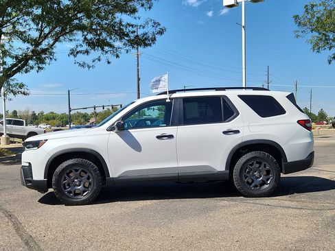 Certified 2026 Honda Pilot TrailSport image 2