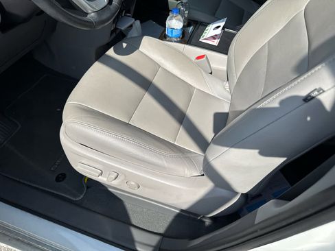 Used 2020 Toyota Sienna XLE w/ XLE Navigation Package image 7