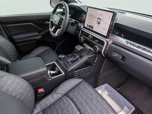 Used 2024 Toyota Tacoma 4x4 Double Cab Hybrid image 33