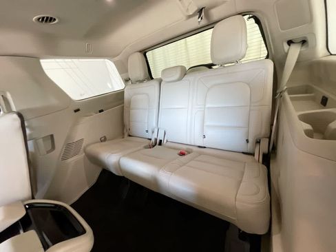 Used 2020 Lincoln Navigator Reserve w/ Luxury Package AWD/4WD image 24