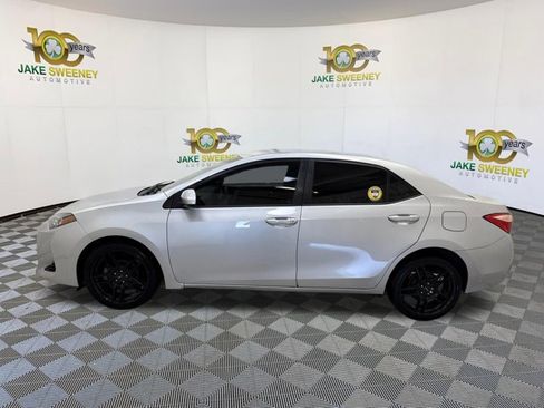 Used 2019 Toyota Corolla LE image 6