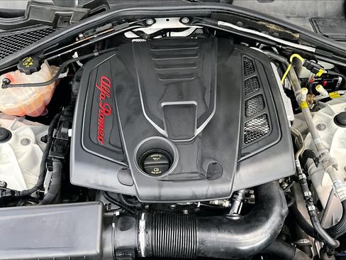 Used 2019 Alfa Romeo Giulia w/ Nero Edizione RWD image 33