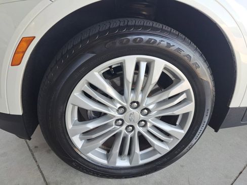 Used 2017 Cadillac XT5 Premium Luxury FWD image 22