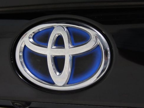 Used 2021 Toyota Prius LE FWD image 13
