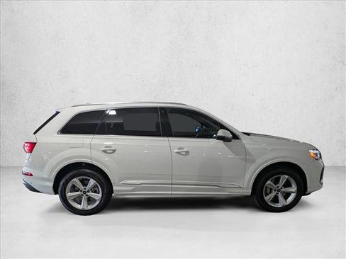 Certified 2025 Audi Q7 3.0T Premium w/ Convenience Package image 4