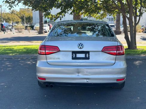 Used 2015 Volkswagen Jetta SEL image 23