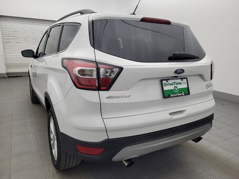 Used 2017 Ford Escape SE w/ Equipment Group 201A AWD/4WD image 5