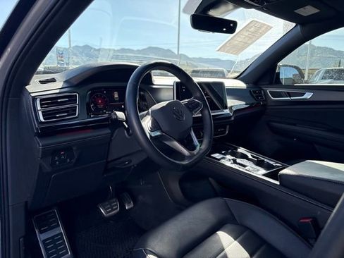 Used 2025 Volkswagen Atlas Cross Sport SEL R-Line AWD/4WD image 10