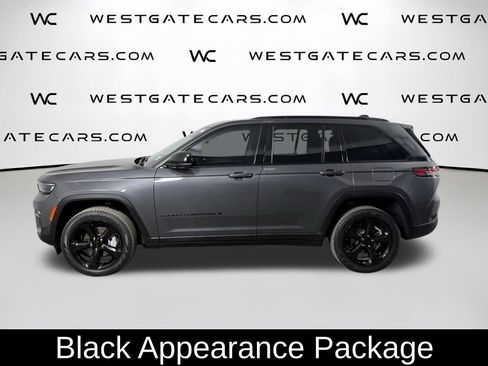 Used 2024 Jeep Grand Cherokee Limited w/ Black Appearance Package RWD image 5