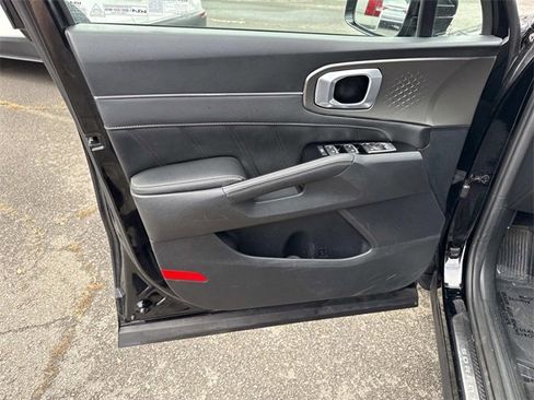 Used 2023 Kia Sorento SX image 13