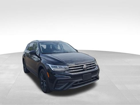 Used 2024 Volkswagen Tiguan SE image 6