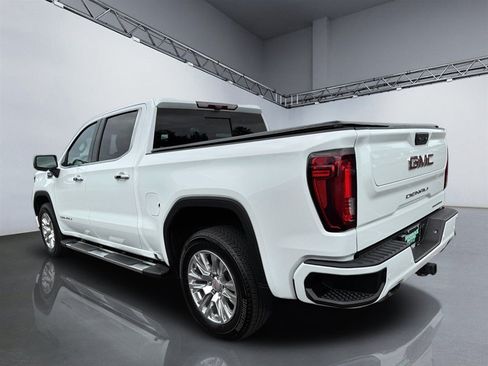 Used 2022 GMC Sierra 1500 Denali w/ Technology Package AWD/4WD image 5