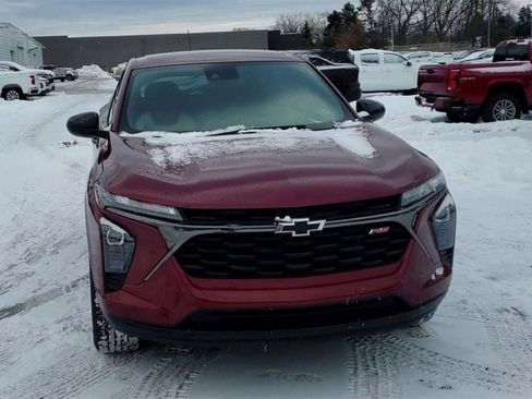 Certified 2024 Chevrolet Trax RS w/ Driver Confidence Package image 3