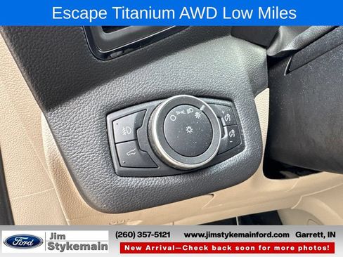 Used 2019 Ford Escape Titanium AWD/4WD image 12