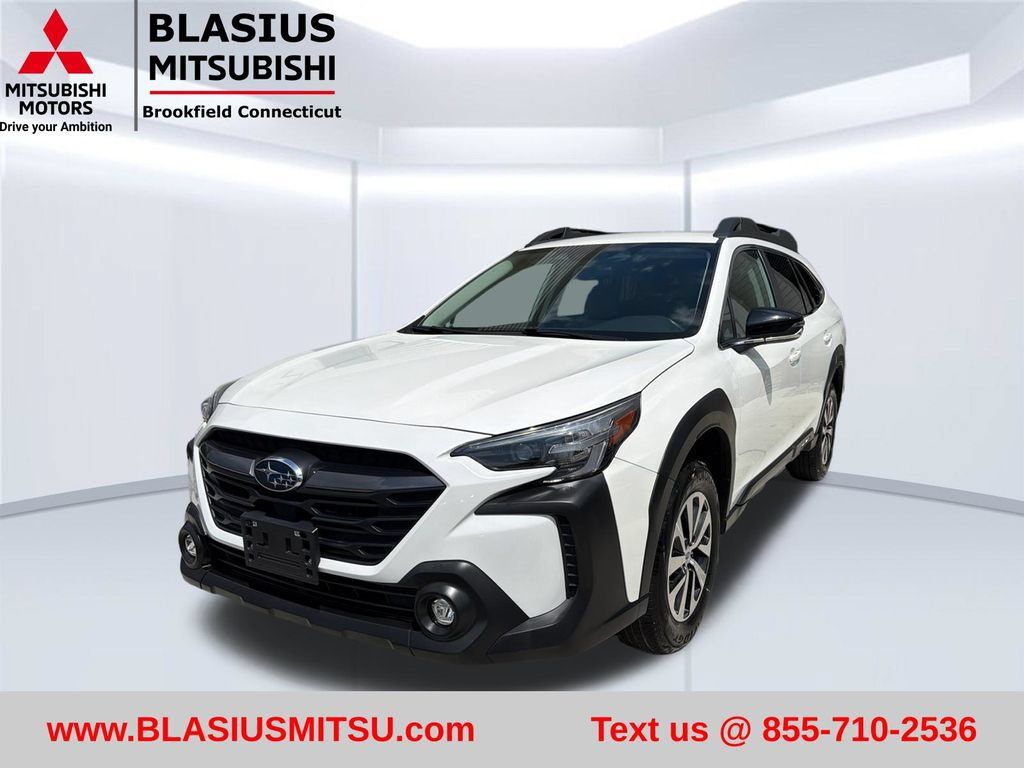 Used 2024 Subaru Outback Premium AWD/4WD image 3