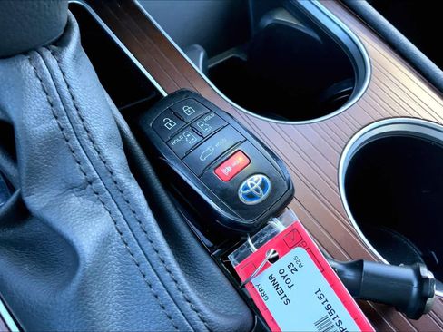 Used 2023 Toyota Sienna XLE image 15