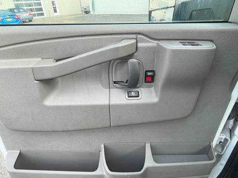 Used 2022 Chevrolet Express 3500 w/ Power Convenience Package image 25