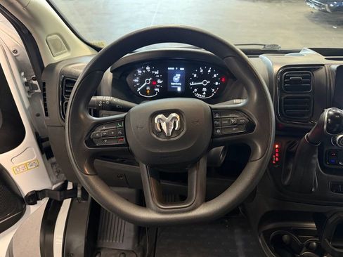 Used 2025 RAM ProMaster 2500 w/ Convenience Group FWD image 15