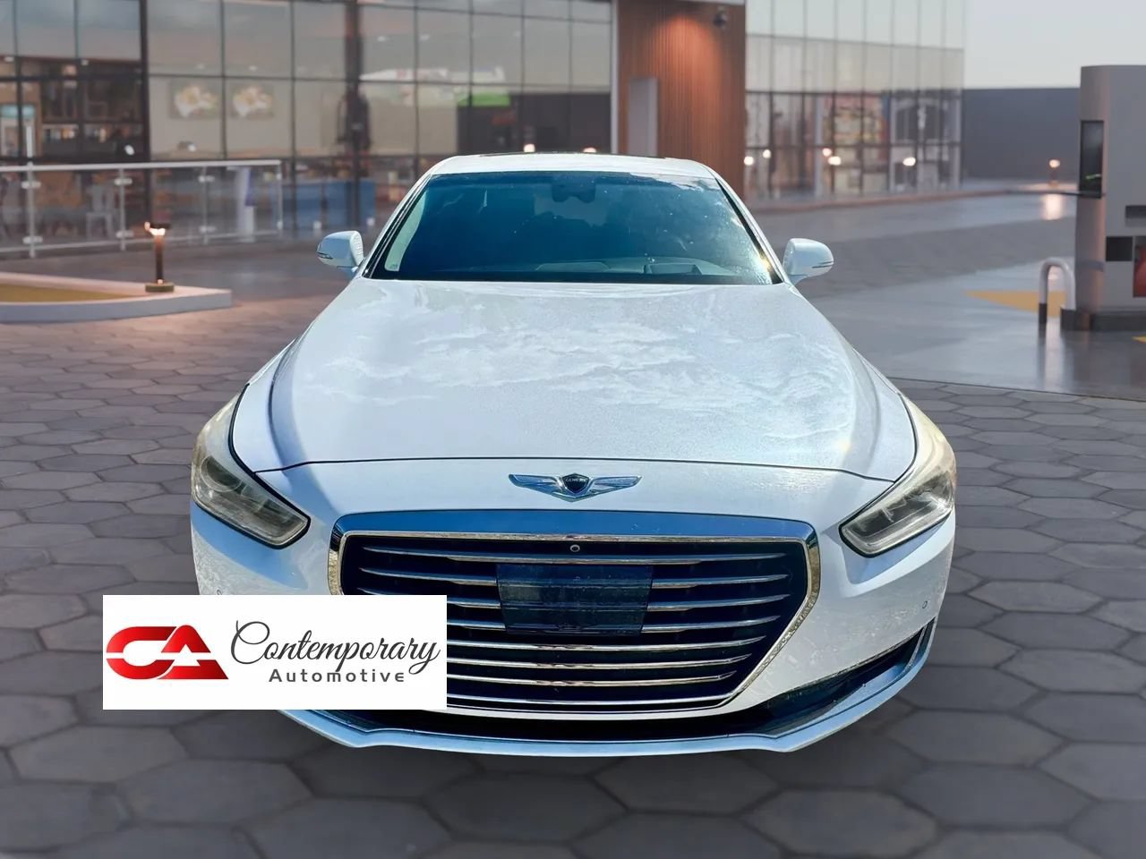 Used 2018 Genesis G90 5.0 Ultimate RWD image 3