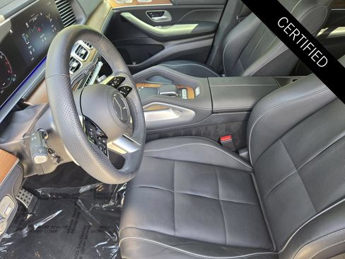 Used 2024 Mercedes-Benz GLS 580 4MATIC image 3