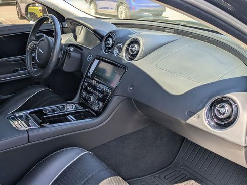 Used 2019 Jaguar XJ R-Sport AWD/4WD image 25