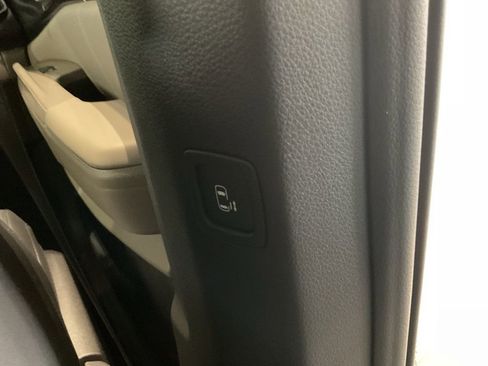 New 2026 Kia Carnival FWD image 23
