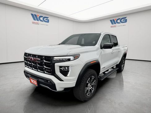 Used 2025 GMC Canyon AT4 w/ Technology Plus Package AWD/4WD image 8