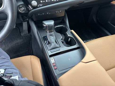 Certified 2024 Lexus ES 350 w/ Premium Package image 25