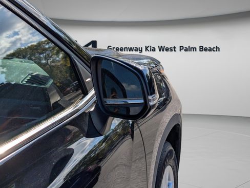 Used 2021 Toyota Highlander LE image 34