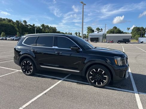Used 2024 Kia Telluride SX FWD image 3