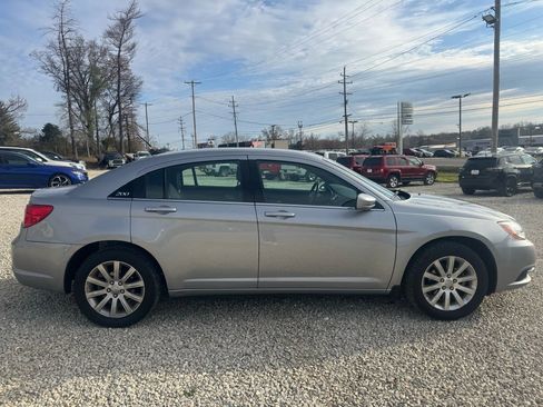Used 2013 Chrysler 200 Touring image 6