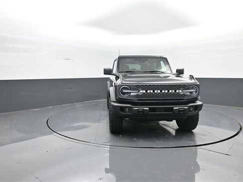 New 2025 Ford Bronco Badlands image 2