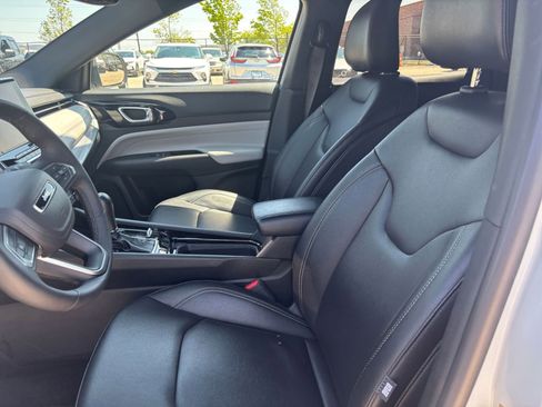 Used 2025 Jeep Compass Limited AWD/4WD image 24