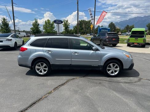 Used 2013 Subaru Outback 2.5i Limited w/ Moonroof Pkg AWD/4WD image 7