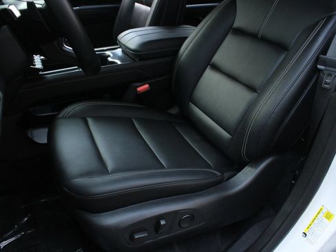 Used 2026 GMC Acadia Elevation w/ Elevation Premium Package FWD image 17