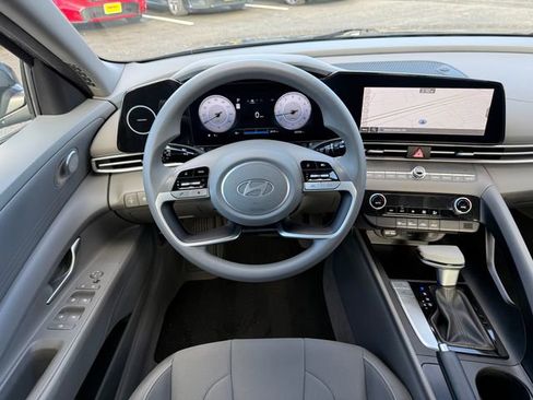 Used 2024 Hyundai Elantra SEL image 20
