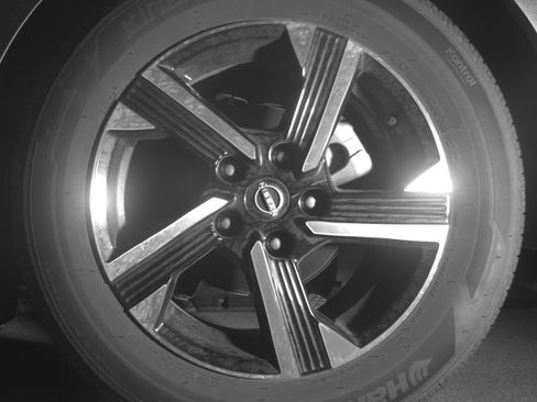 Used 2025 Nissan Sentra SV FWD image 11