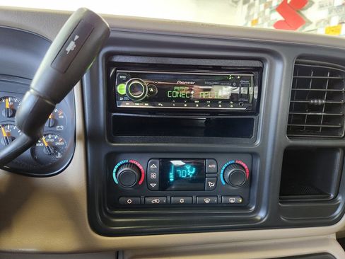 Used 2005 GMC Sierra 1500 SLT w/ Light Duty Power Package image 8