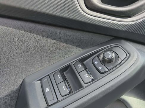 Used 2024 Subaru Crosstrek 2.0i Premium image 15