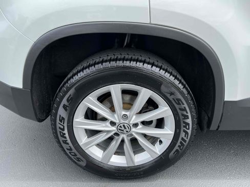 Used 2017 Volkswagen Tiguan Limited w/ Premium Package FWD image 63