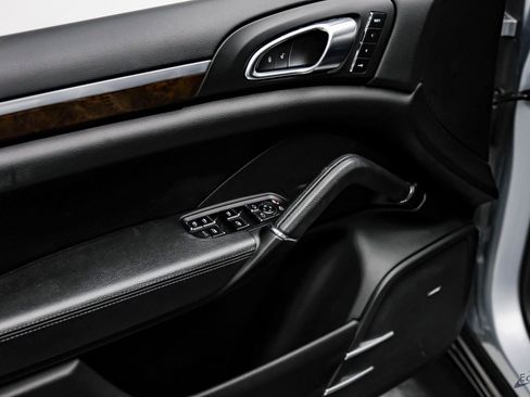Used 2017 Porsche Cayenne S image 73