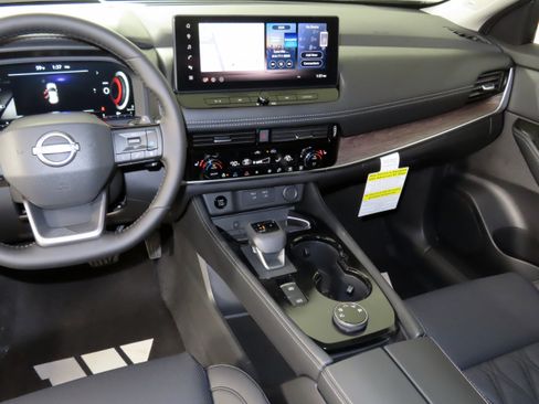 New 2026 Nissan Rogue Platinum w/ Platinum Premium Package image 8