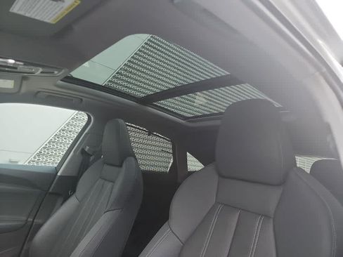 Used 2025 Audi Q5 Premium Plus w/ Premium Plus AWD/4WD image 5