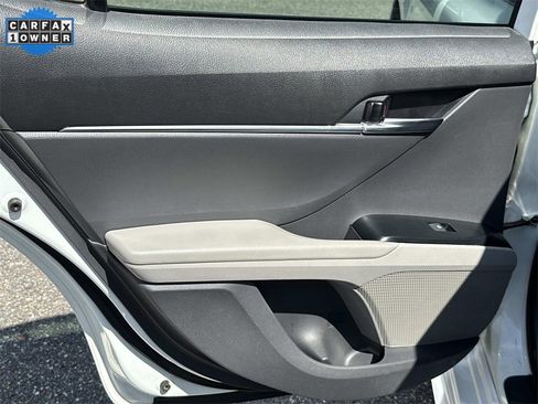 Used 2020 Toyota Camry SE image 14