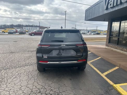 Used 2024 Jeep Grand Cherokee Limited image 8