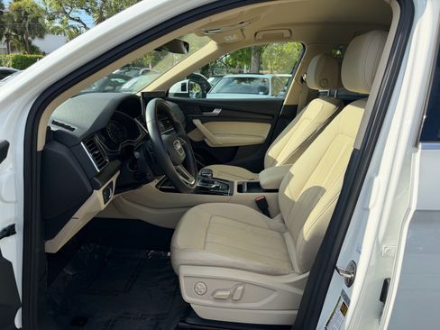 Used 2021 Audi Q5 2.0T Premium w/ Convenience Package AWD/4WD image 10
