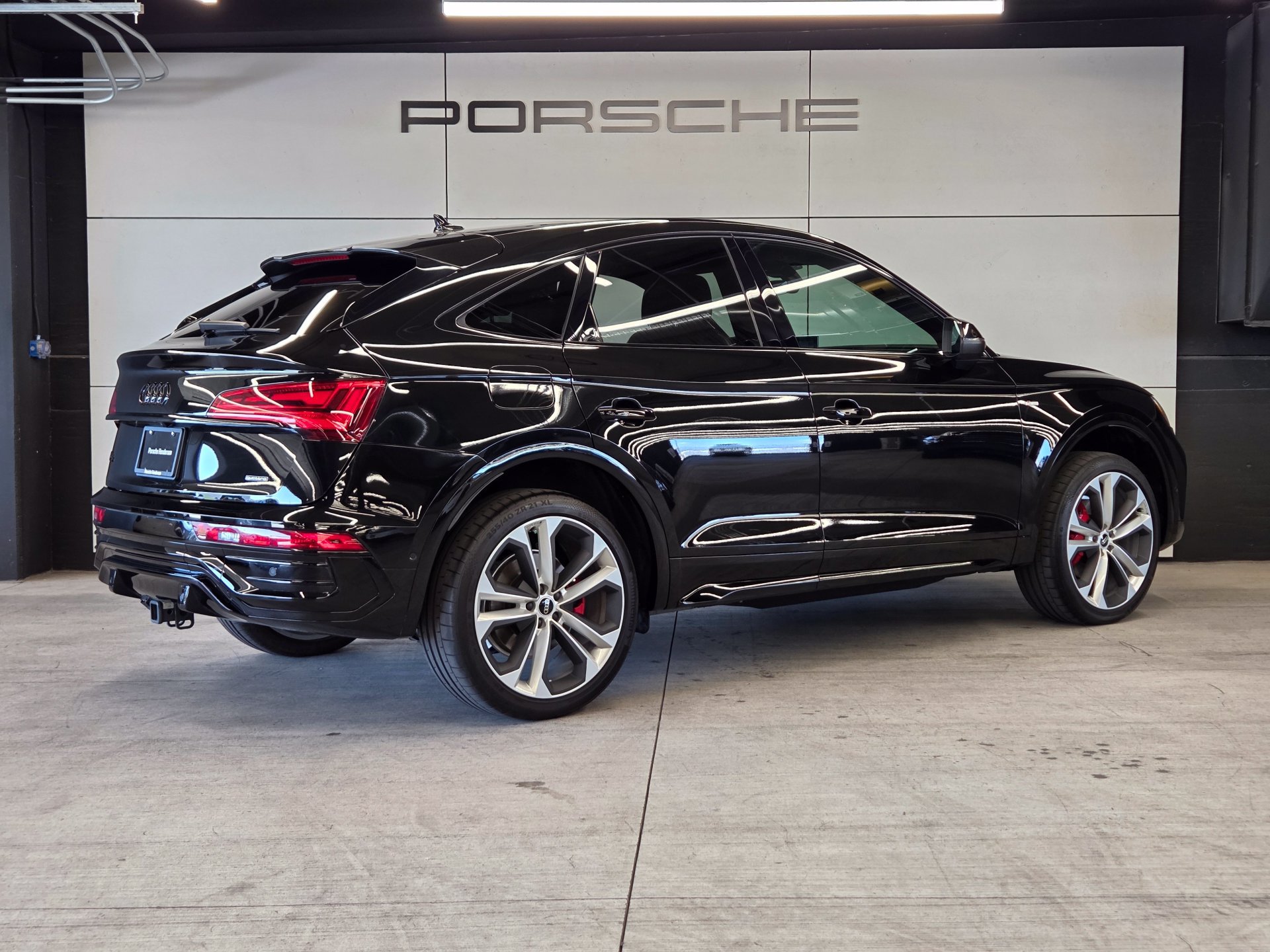 Used 2025 Audi Q5 Prestige w/ Prestige Package AWD/4WD image 6