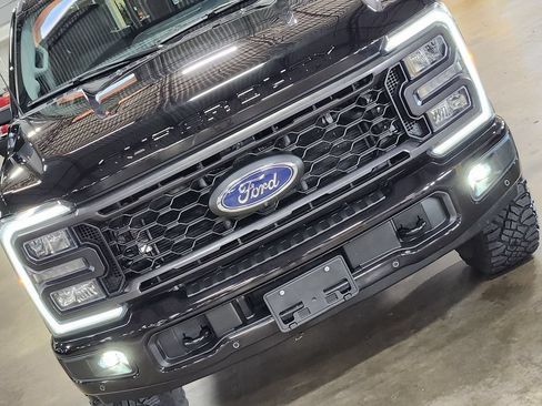 Used 2023 Ford F250 Lariat w/ Lariat Ultimate Package AWD/4WD image 19