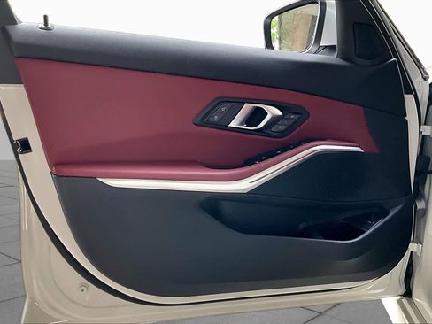 Certified 2025 BMW 330i Sedan RWD image 21