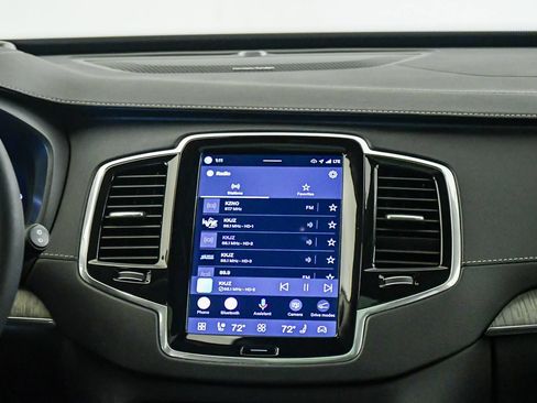 Certified 2023 Volvo XC90 T8 Ultimate AWD/4WD image 14